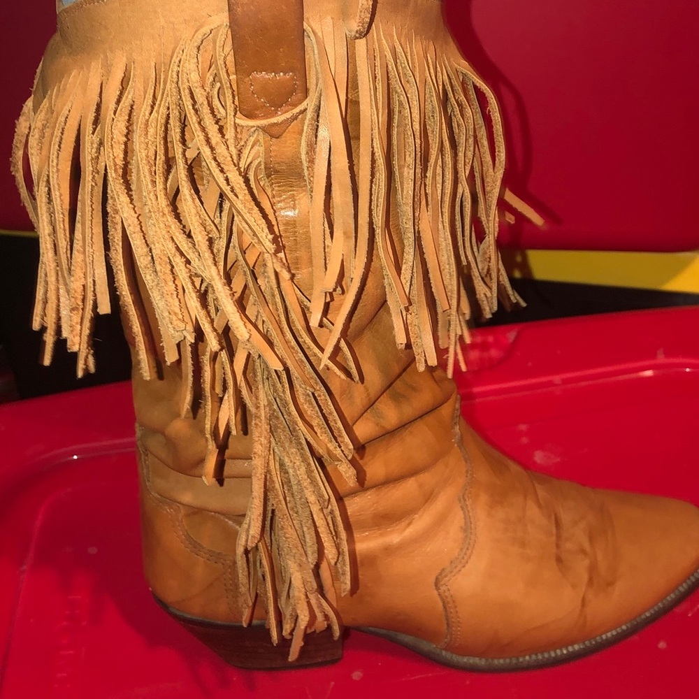 Dingo fringed boots